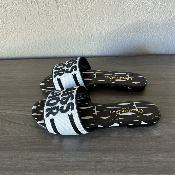 CD Dway Flats - Picture 2 of 4